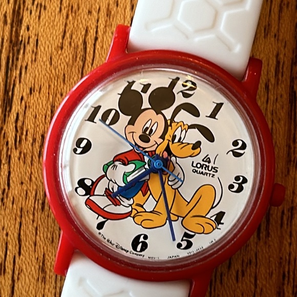 Lorus Mickey Mouse and Pluto Vintage Watch - Picture 5 of 14